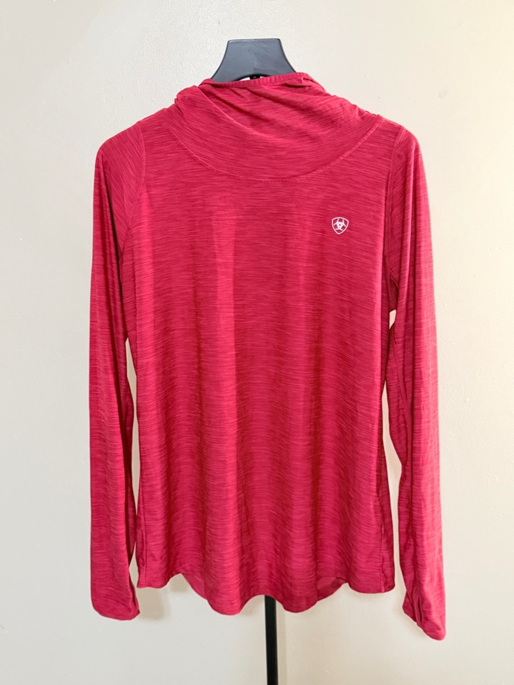 Ariat MensLong-Sleeve color red en good condition